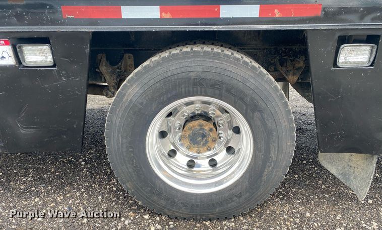 image for item KB9453 2008 International 4400  tire service truck