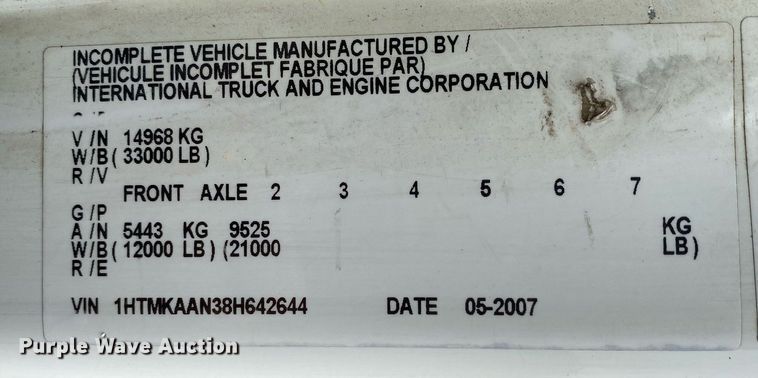 image for item KB9453 2008 International 4400  tire service truck