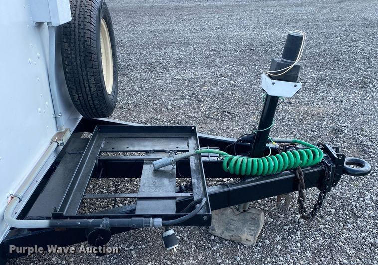 image for item KB9461 1994 Wells Cargo  enclosed cargo trailer