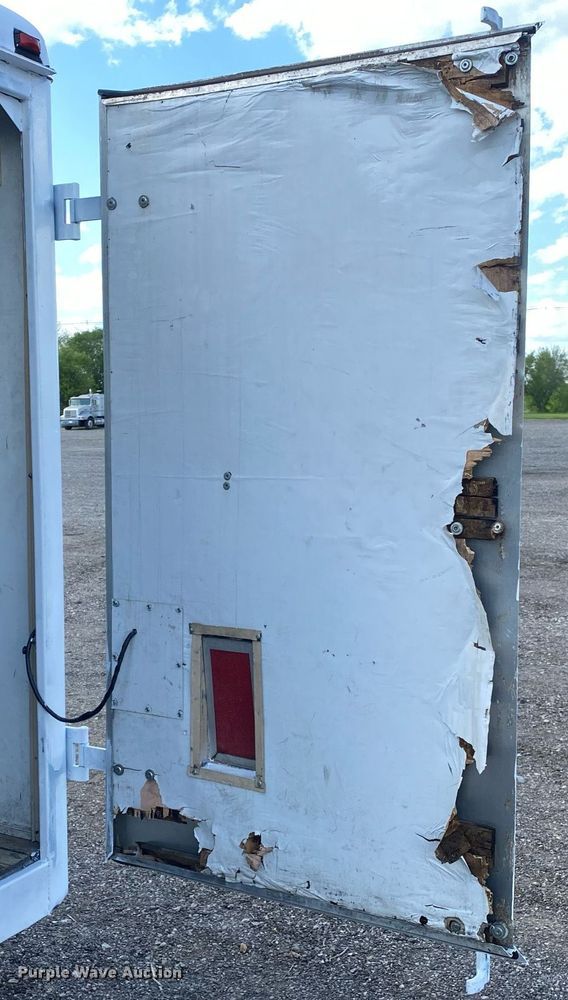 image for item KB9461 1994 Wells Cargo  enclosed cargo trailer