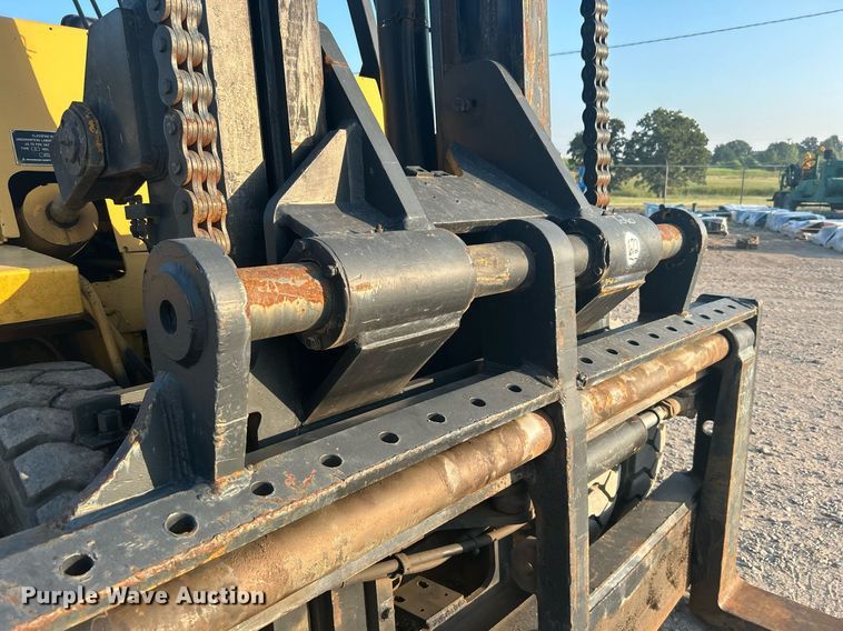 image for item KH9467 Mitsubishi FD150A  forklift