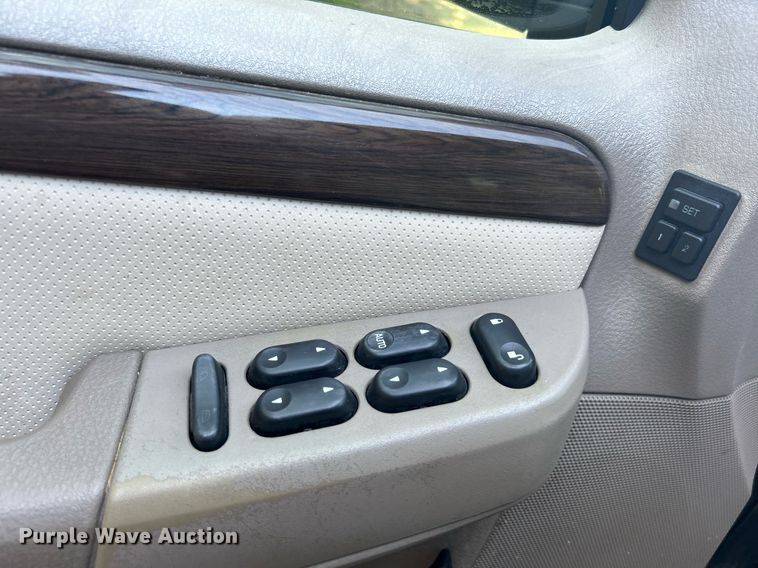 image for item KH9471 2003 Ford Explorer SUV