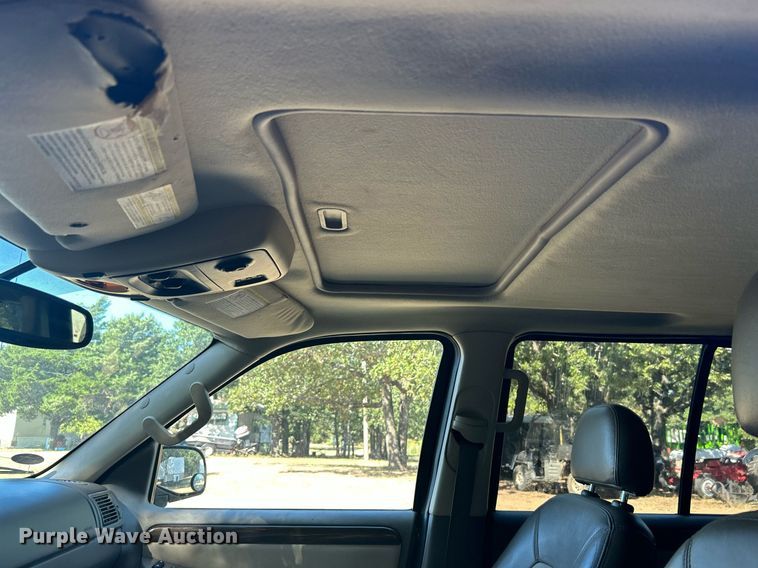 image for item KH9471 2003 Ford Explorer SUV