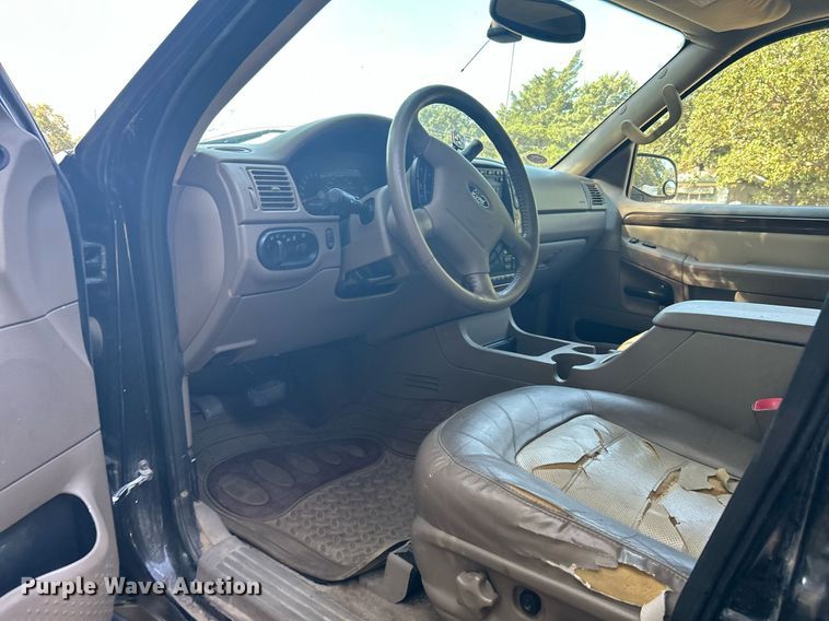 image for item KH9471 2003 Ford Explorer SUV