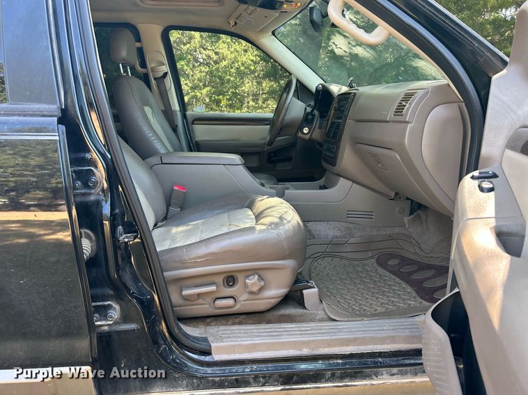 image for item KH9471 2003 Ford Explorer SUV