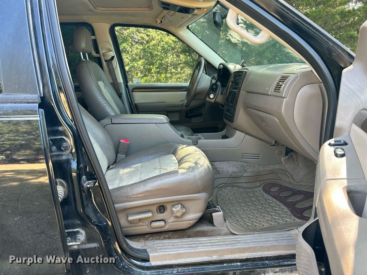 image for item KH9471 2003 Ford Explorer SUV