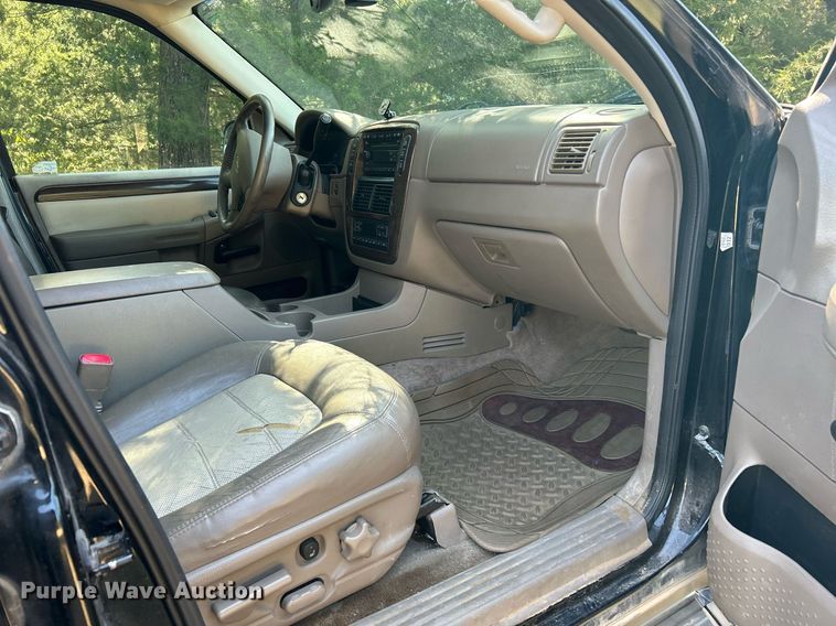 image for item KH9471 2003 Ford Explorer SUV
