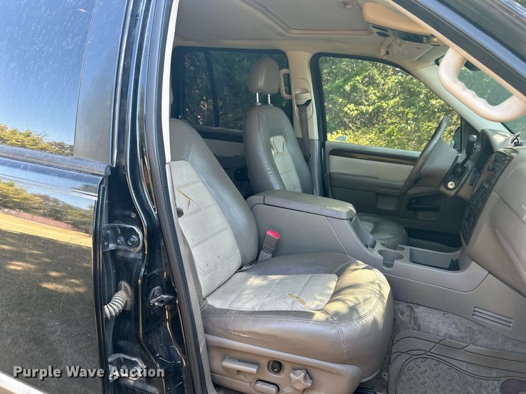 image for item KH9471 2003 Ford Explorer SUV