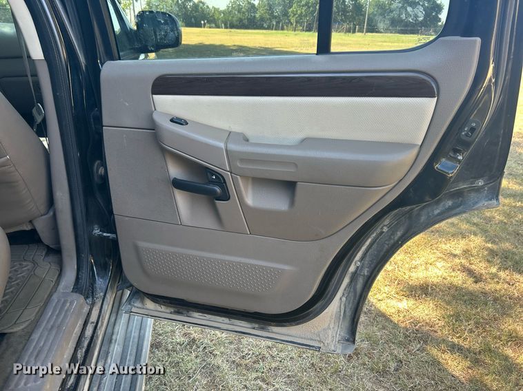 image for item KH9471 2003 Ford Explorer SUV