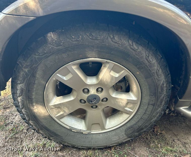 image for item KH9471 2003 Ford Explorer SUV