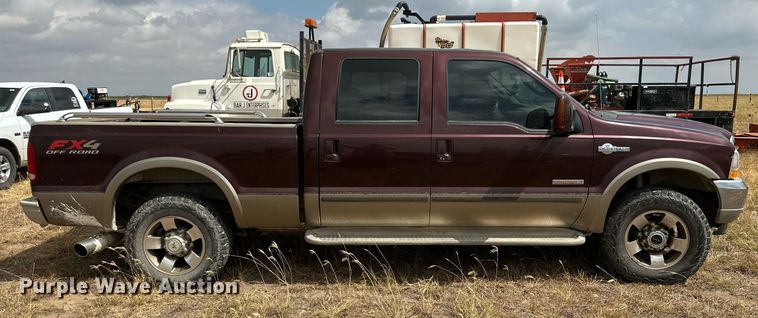 image for item KM9800 2004 Ford  F250 Super Duty Lariat King Ranch Crew Cab pickup truck