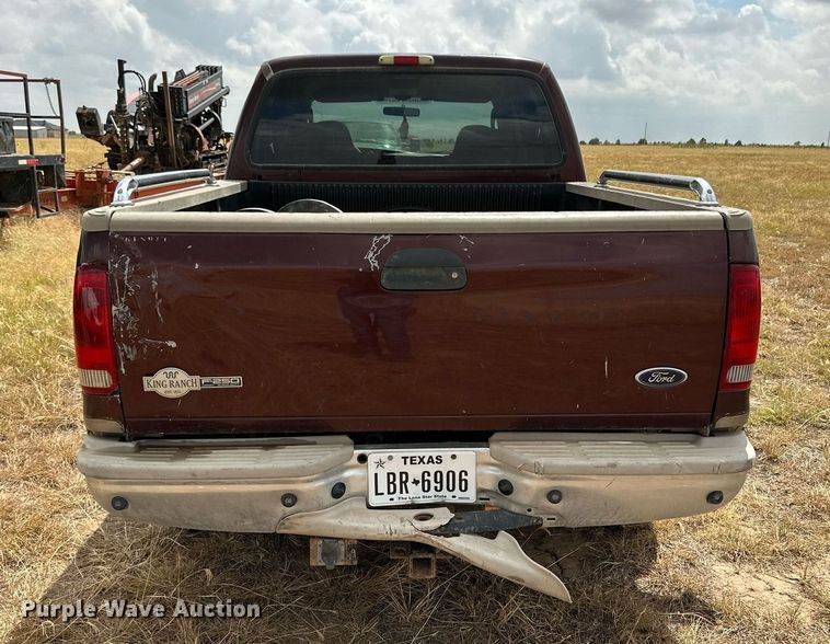 image for item KM9800 2004 Ford  F250 Super Duty Lariat King Ranch Crew Cab pickup truck