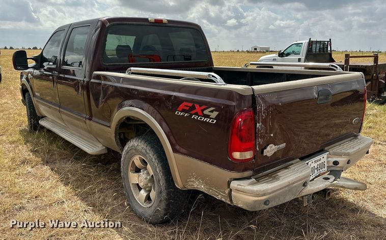 image for item KM9800 2004 Ford  F250 Super Duty Lariat King Ranch Crew Cab pickup truck