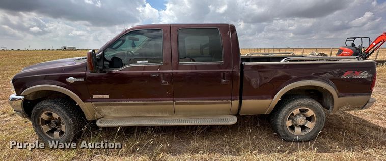 image for item KM9800 2004 Ford  F250 Super Duty Lariat King Ranch Crew Cab pickup truck