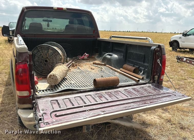 image for item KM9800 2004 Ford  F250 Super Duty Lariat King Ranch Crew Cab pickup truck