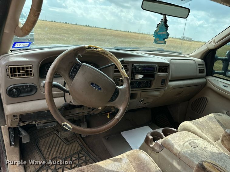 image for item KM9800 2004 Ford  F250 Super Duty Lariat King Ranch Crew Cab pickup truck