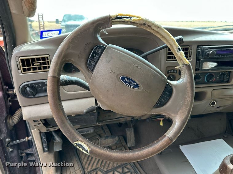 image for item KM9800 2004 Ford  F250 Super Duty Lariat King Ranch Crew Cab pickup truck