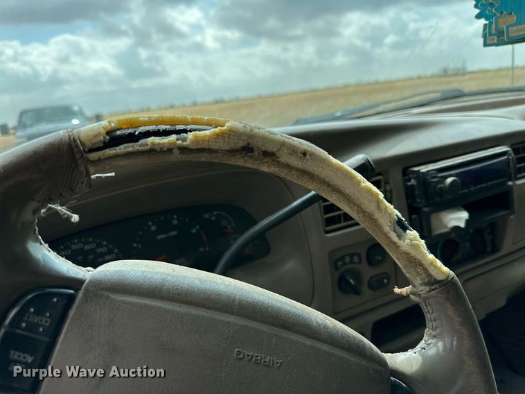 image for item KM9800 2004 Ford  F250 Super Duty Lariat King Ranch Crew Cab pickup truck