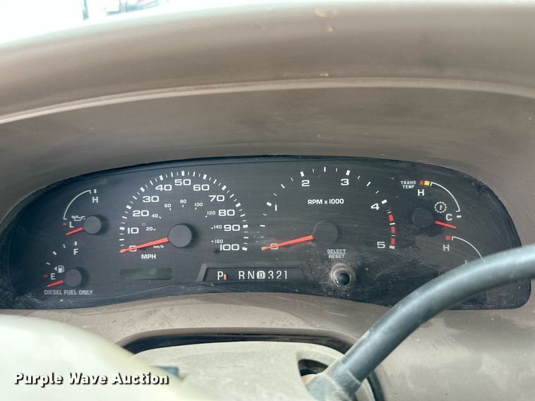 image for item KM9800 2004 Ford  F250 Super Duty Lariat King Ranch Crew Cab pickup truck