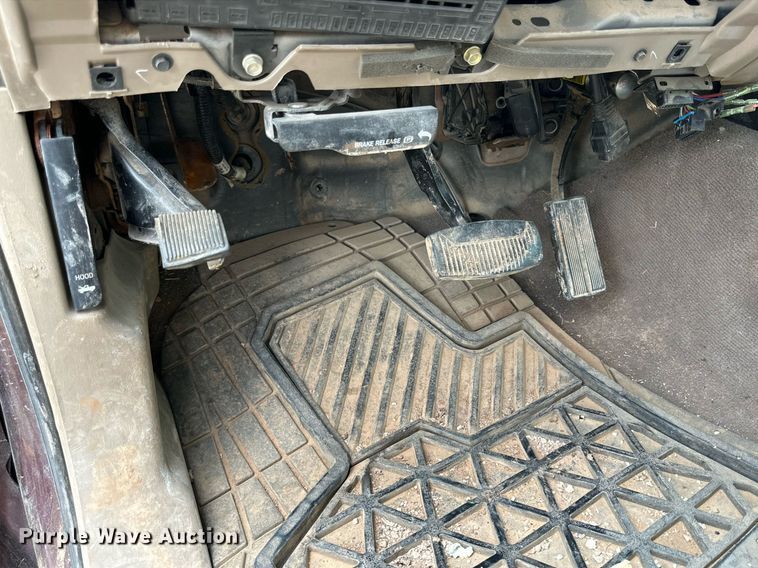 image for item KM9800 2004 Ford  F250 Super Duty Lariat King Ranch Crew Cab pickup truck