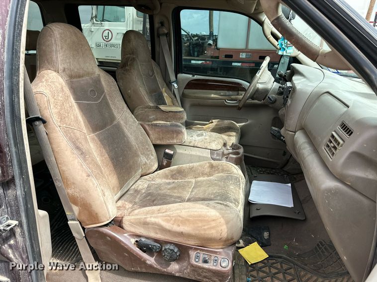 image for item KM9800 2004 Ford  F250 Super Duty Lariat King Ranch Crew Cab pickup truck