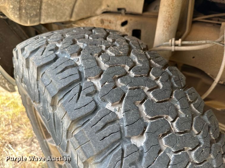 image for item KM9800 2004 Ford  F250 Super Duty Lariat King Ranch Crew Cab pickup truck