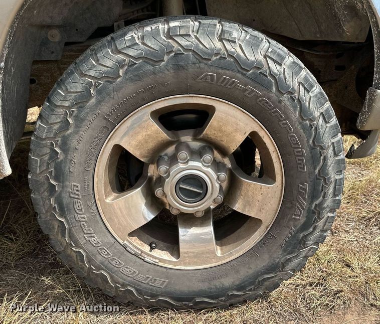 image for item KM9800 2004 Ford  F250 Super Duty Lariat King Ranch Crew Cab pickup truck