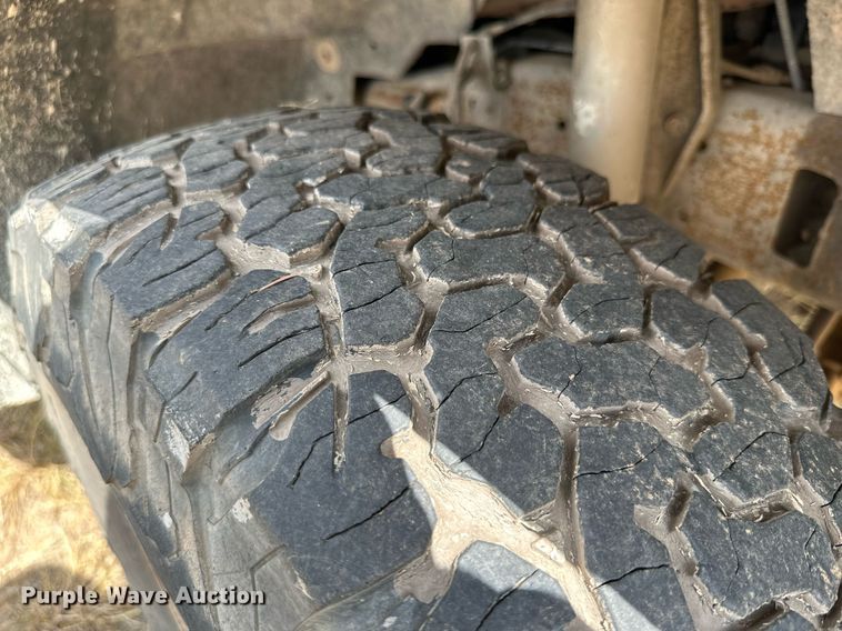 image for item KM9800 2004 Ford  F250 Super Duty Lariat King Ranch Crew Cab pickup truck