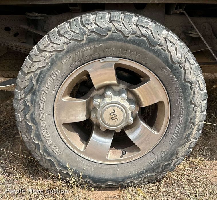 image for item KM9800 2004 Ford  F250 Super Duty Lariat King Ranch Crew Cab pickup truck