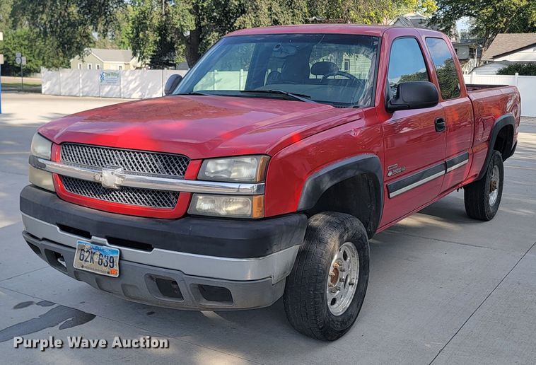 image for item KS9257 2003 Chevrolet Silverado 2500HD  Ext. Cab pickup truck