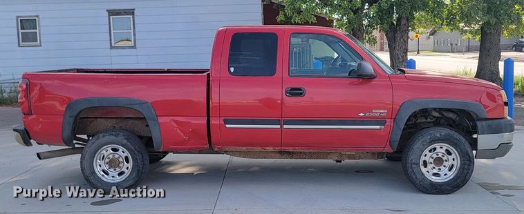 image for item KS9257 2003 Chevrolet Silverado 2500HD  Ext. Cab pickup truck