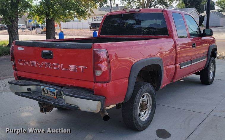 image for item KS9257 2003 Chevrolet Silverado 2500HD  Ext. Cab pickup truck