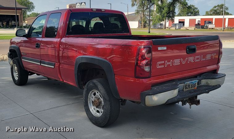 image for item KS9257 2003 Chevrolet Silverado 2500HD  Ext. Cab pickup truck