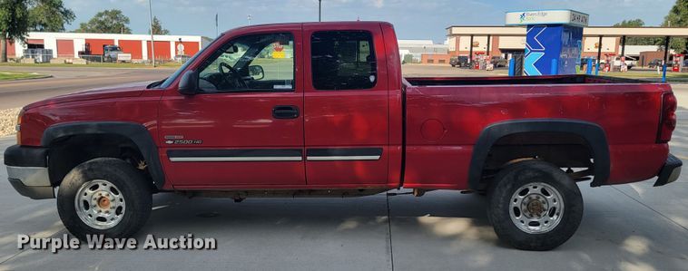 image for item KS9257 2003 Chevrolet Silverado 2500HD  Ext. Cab pickup truck