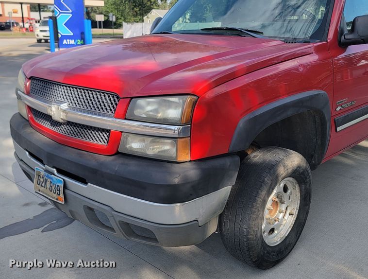 image for item KS9257 2003 Chevrolet Silverado 2500HD  Ext. Cab pickup truck