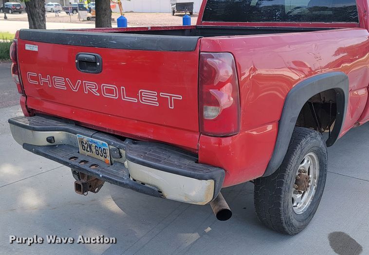image for item KS9257 2003 Chevrolet Silverado 2500HD  Ext. Cab pickup truck