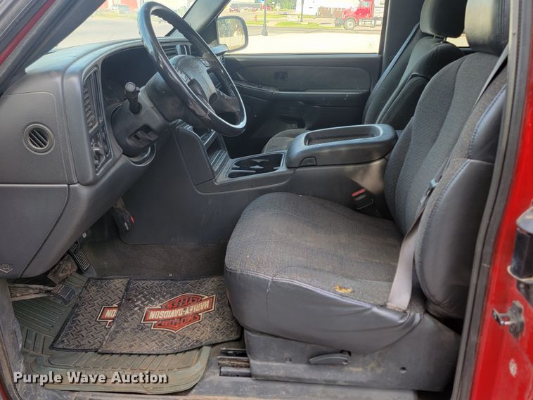 image for item KS9257 2003 Chevrolet Silverado 2500HD  Ext. Cab pickup truck