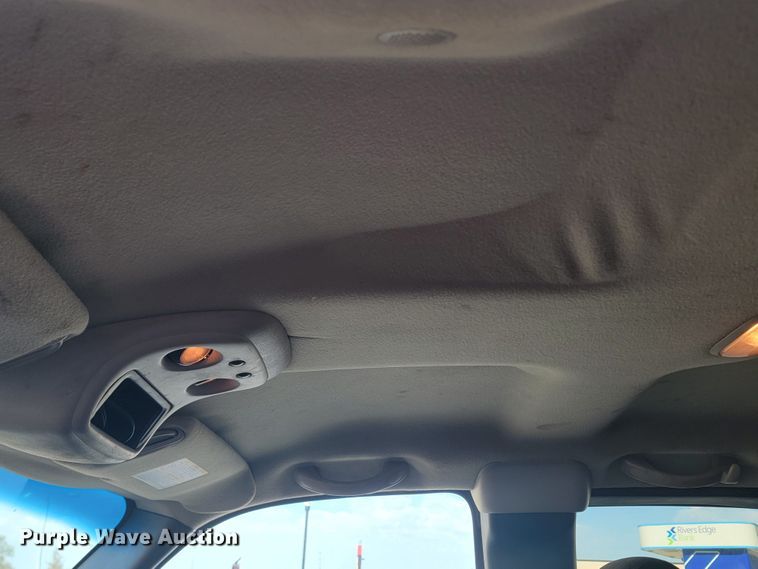 image for item KS9257 2003 Chevrolet Silverado 2500HD  Ext. Cab pickup truck