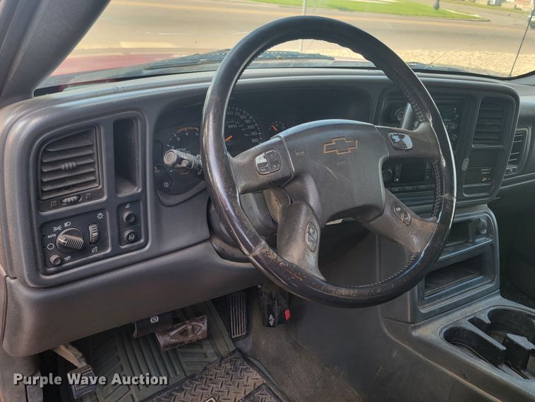 image for item KS9257 2003 Chevrolet Silverado 2500HD  Ext. Cab pickup truck