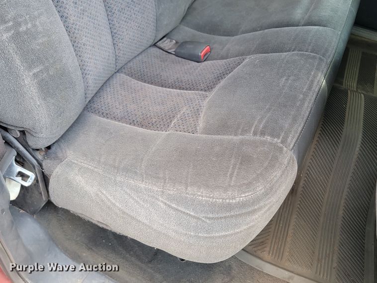 image for item KS9257 2003 Chevrolet Silverado 2500HD  Ext. Cab pickup truck