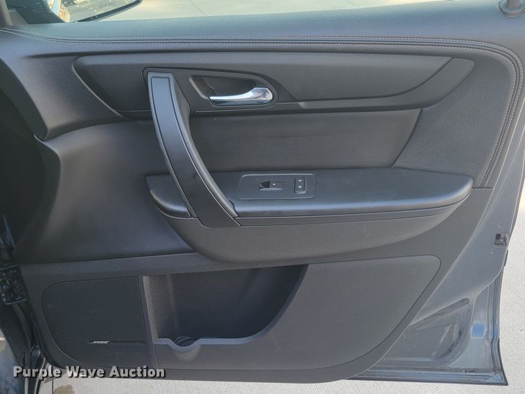 image for item KS9258 2013 Chevrolet Traverse LT  SUV