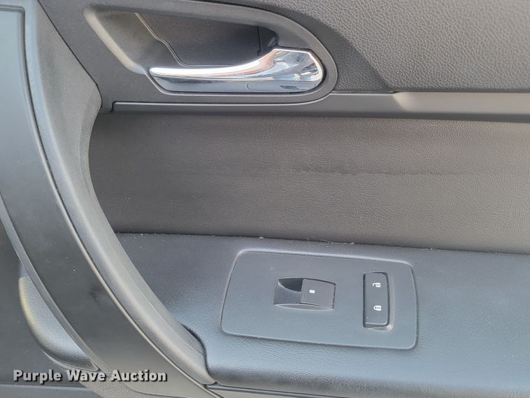 image for item KS9258 2013 Chevrolet Traverse LT  SUV