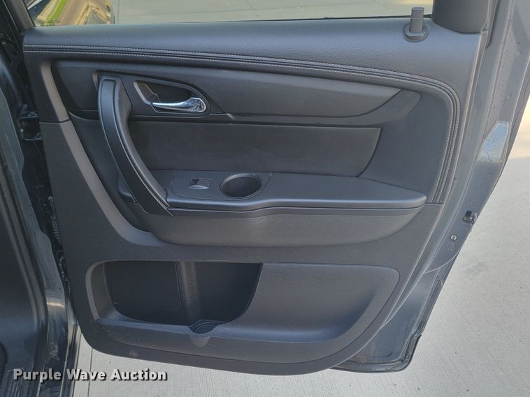 image for item KS9258 2013 Chevrolet Traverse LT  SUV