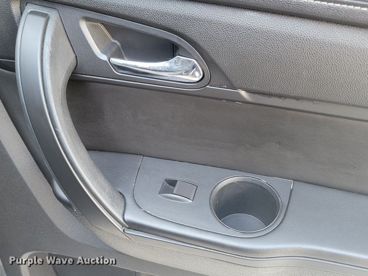 image for item KS9258 2013 Chevrolet Traverse LT  SUV