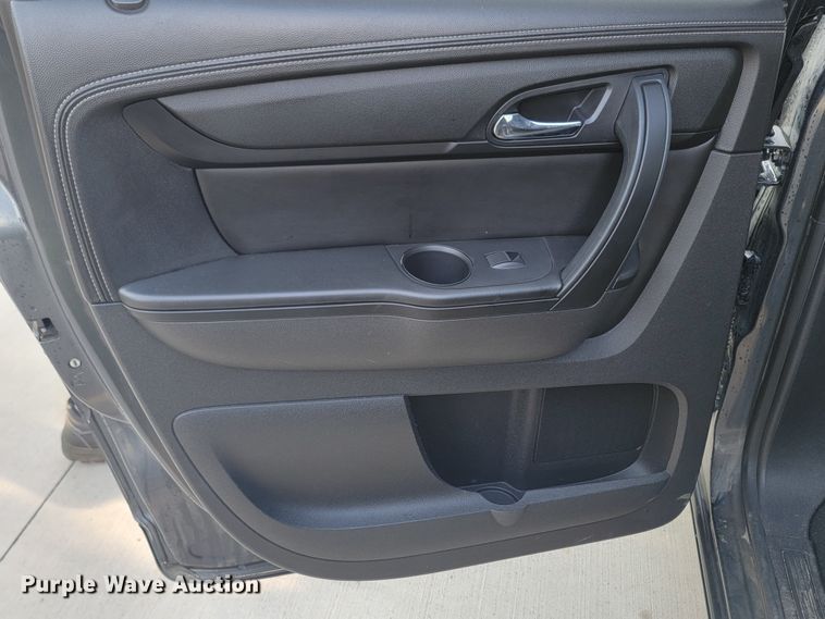 image for item KS9258 2013 Chevrolet Traverse LT  SUV