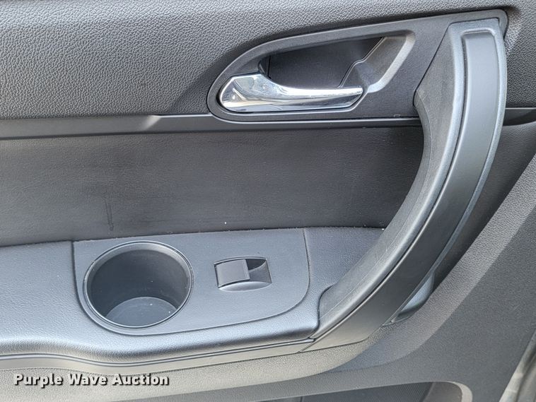 image for item KS9258 2013 Chevrolet Traverse LT  SUV