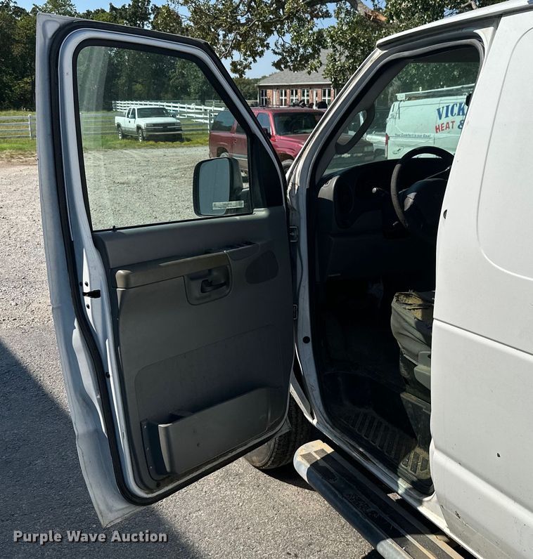 image for item KT9358 2007 Ford E250  van