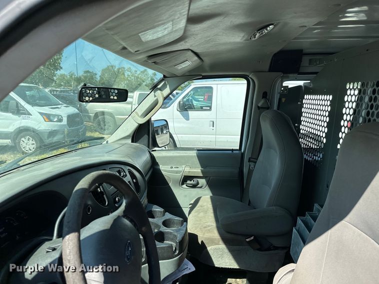 image for item KT9358 2007 Ford E250  van