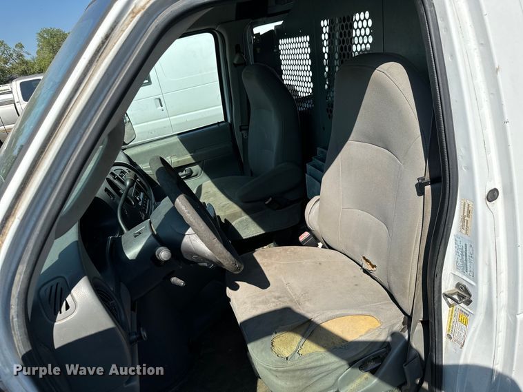 image for item KT9358 2007 Ford E250  van