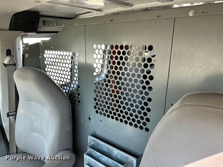 image for item KT9358 2007 Ford E250  van